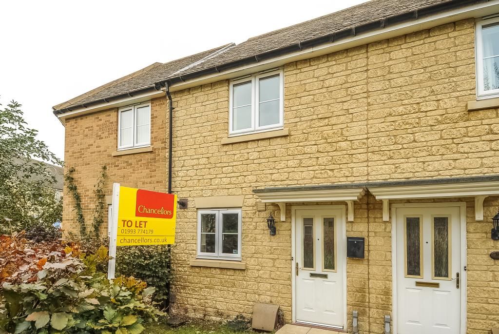 2 bed terraced house for sale in Witney, Oxfordshire OX28, £285,000