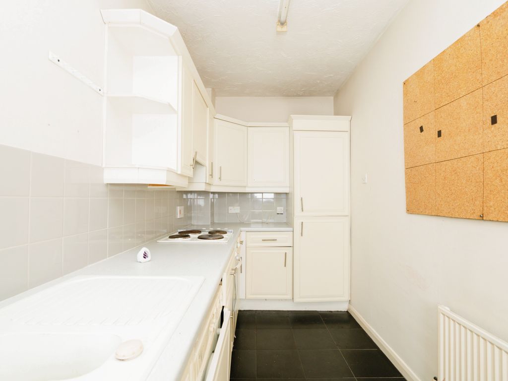 2 bed flat for sale in Fishergate, Norwich, Norfolk NR3, £200,000