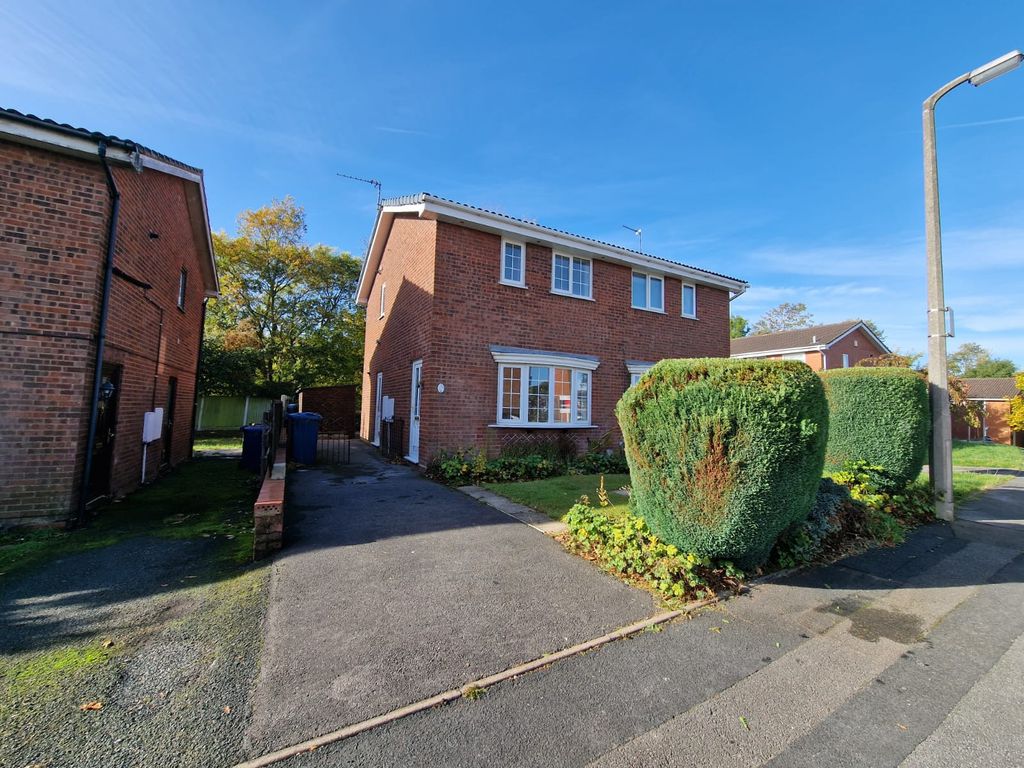 3 bed semi-detached house for sale in Carisbrooke Drive, Stafford ST17, £129,000