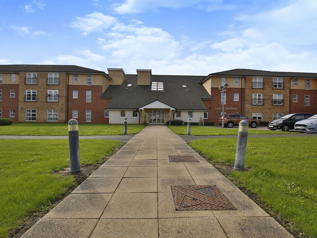 2 bed flat for sale in Laurel Gardens, Hartlepool TS25, £90,000