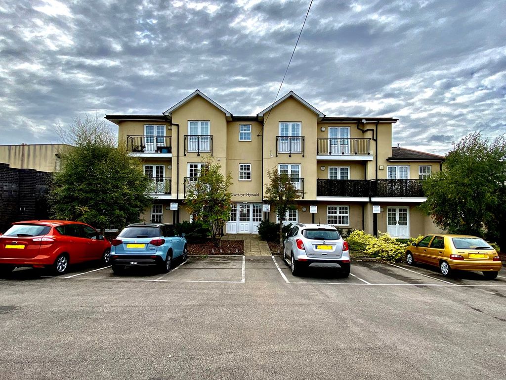 1 bed flat for sale in Duckpool Road, Newport NP19, £99,950