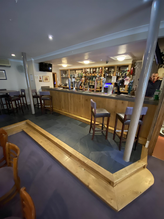 Pub/bar for sale in NN9, Raunds, Northamptonshire, £680,000