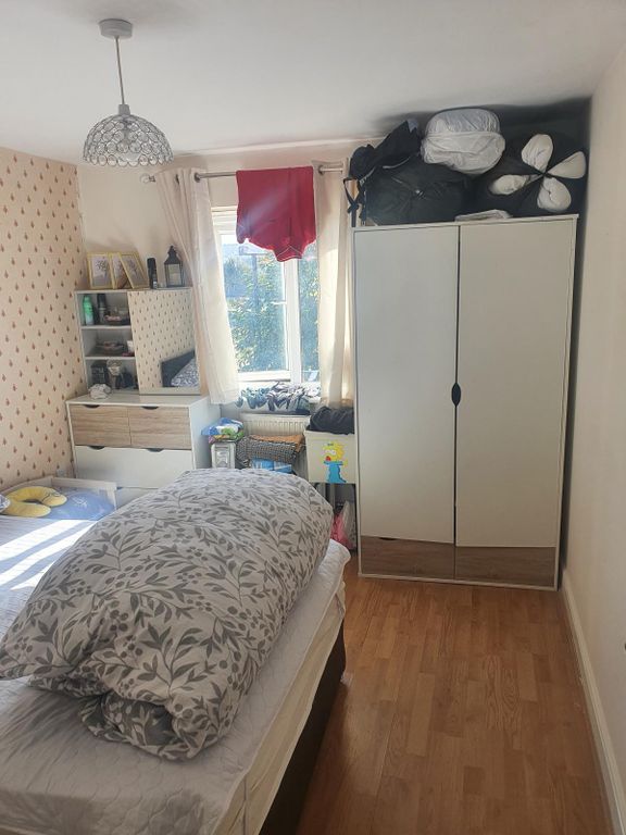 2 bed flat for sale in Eton Fold, Bradford BD8, £99,995