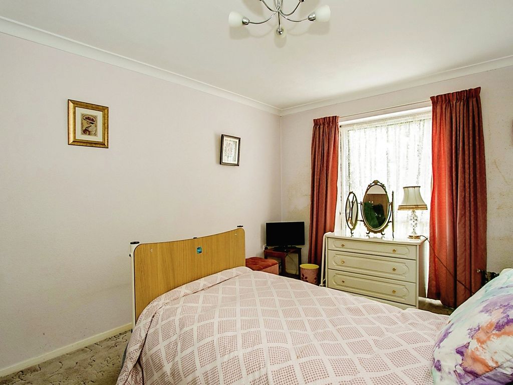 2 bed flat for sale in St. Winifreds Road, Bournemouth BH2, £210,000