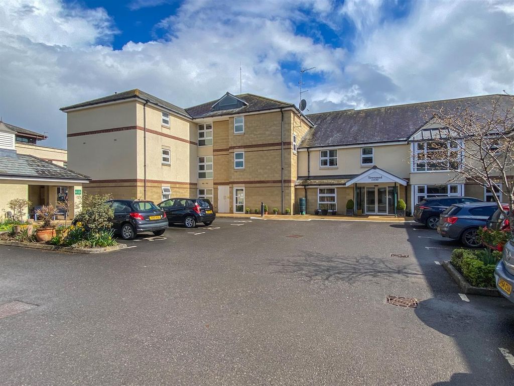 2 bed property for sale in Priory Way, Malmesbury SN16, £227,500
