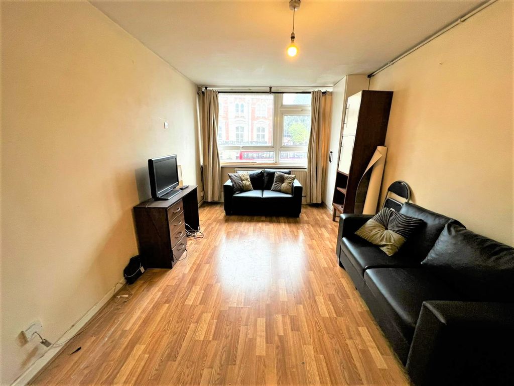 2 bed flat for sale in 177 Finchley Road, London NW3, £320,000