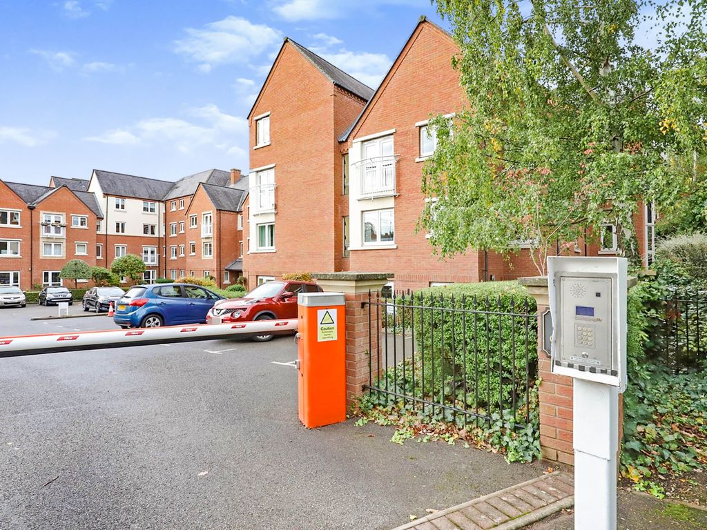 2 bed flat for sale in Webb Court, Drury Lane, Stourbridge DY8, £140,000