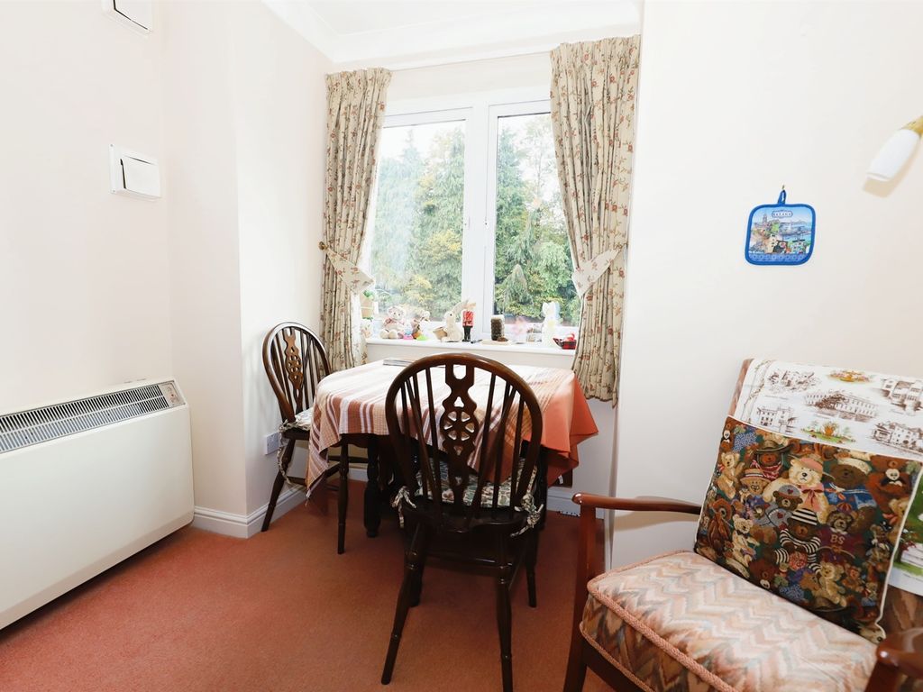 2 bed flat for sale in Webb Court, Drury Lane, Stourbridge DY8, £140,000