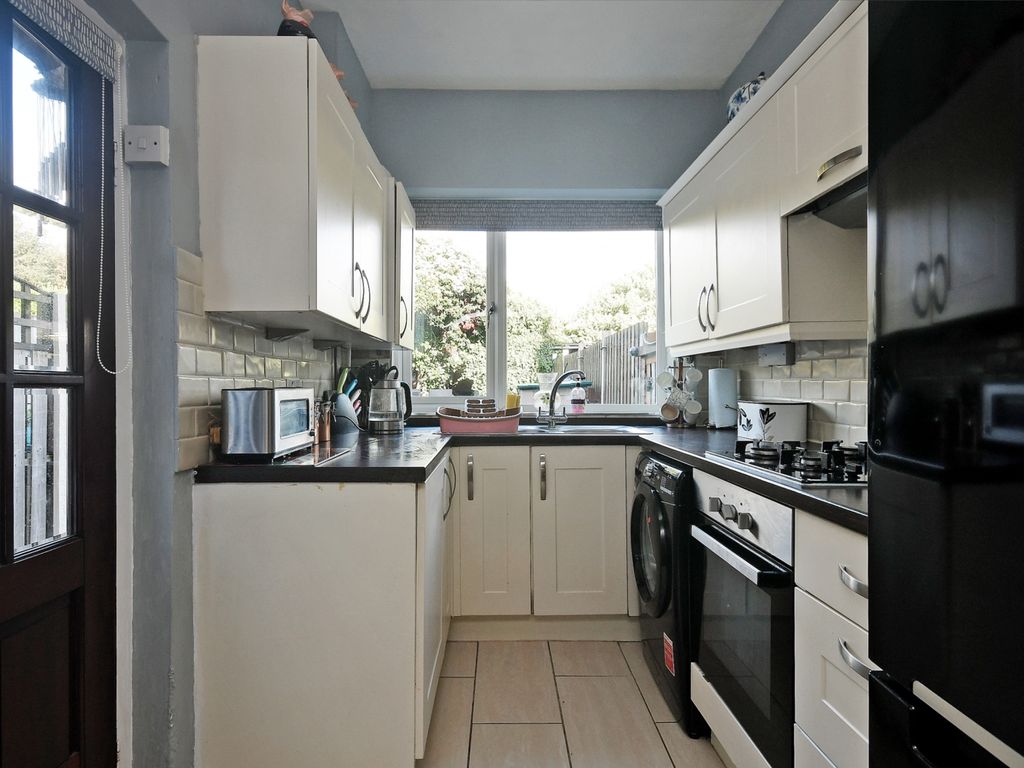 2 bed terraced house for sale in Cecil Road, Dronfield, Derbyshire S18, £190,000