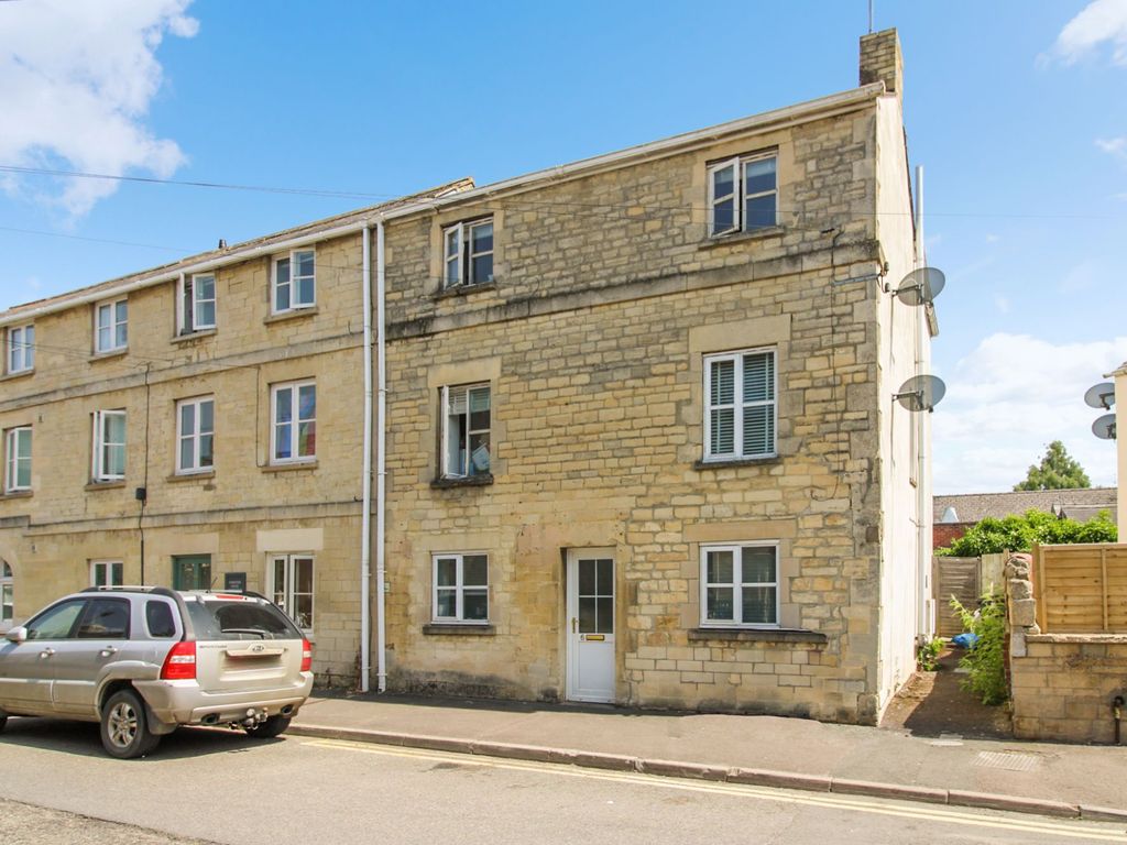 1 bed flat for sale in Queen Street, Cirencester GL7, £130,000