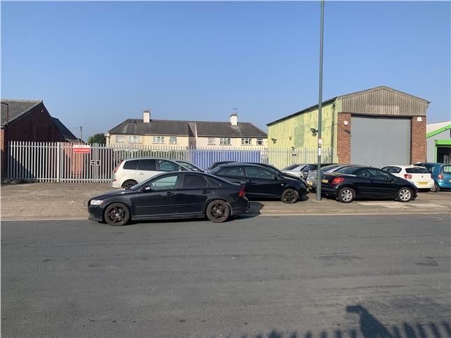 Industrial for sale in Charlton Street, Grimsby, North East Lincolnshire DN31, £125,000