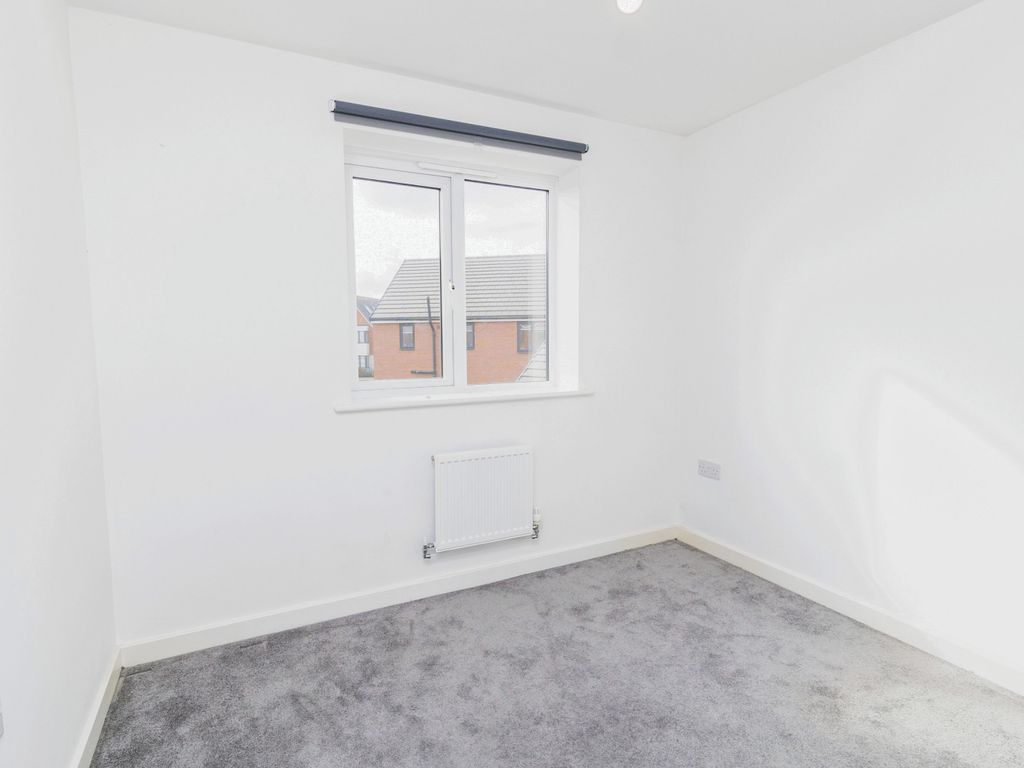 3 bed end terrace house for sale in Denny Street, Bedford MK43, £325,000