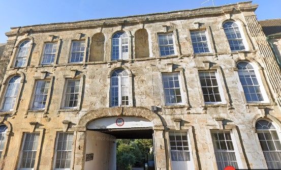 2 bed flat for sale in New Street, Chipping Norton OX7, £199,995
