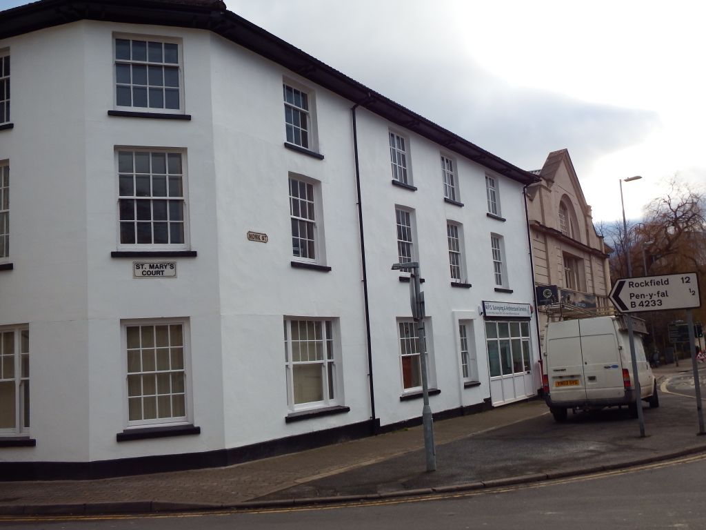 2 bed flat for sale in Monk Street, Abergavenny NP7, £175,000