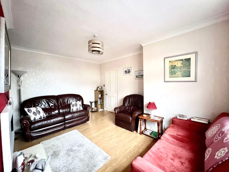3 bed terraced house for sale in Lansdowne Close, Calne SN11, £229,950