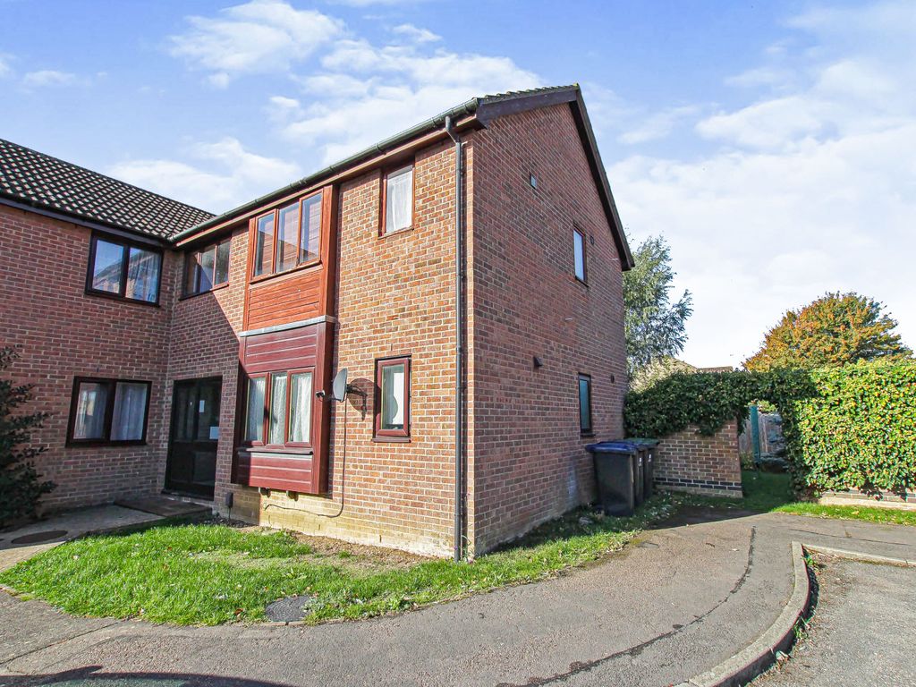 1 bed flat for sale in Holly Walk, Ely CB7, £120,000