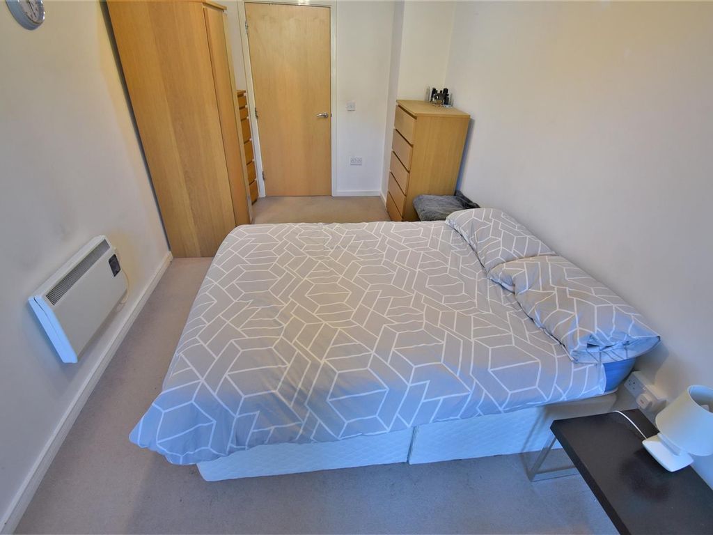 1 bed flat for sale in Stoney Lane, Longwood, Huddersfield HD3, £100,000