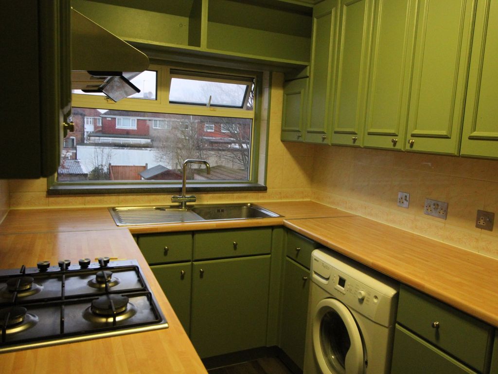 2 bed maisonette for sale in Berwick Avenue, Hayes UB4, £235,000
