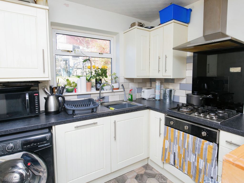3 bed detached house for sale in Bottom Road, Summerhill, Wrecsam, Bottom Road LL11, £180,000