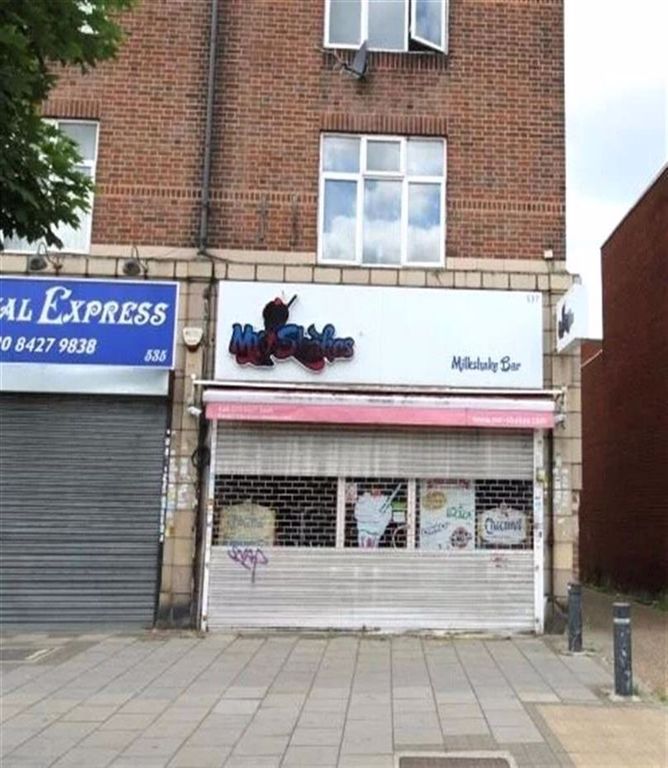 Retail premises for sale in Pinner Road, North Harrow HA2, North Harrow,, £305,000