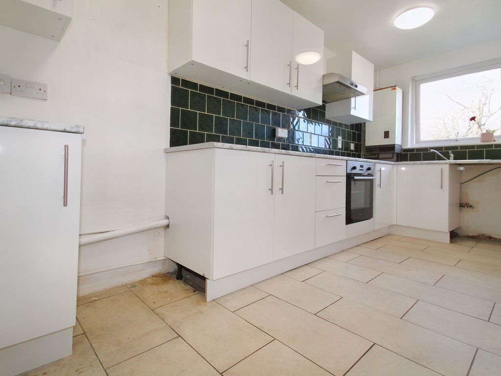 1 bed flat for sale in St. Helens Close, Uxbridge, Greater London UB8, £229,950