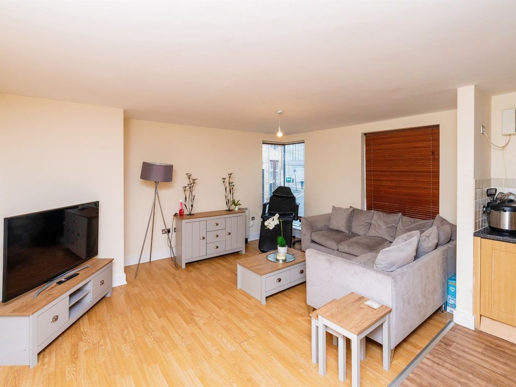 2 bed flat for sale in Little Station Street, Walsall WS2, £110,000