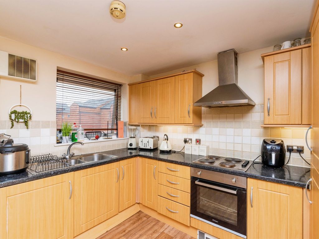 2 bed flat for sale in Little Station Street, Walsall WS2, £110,000