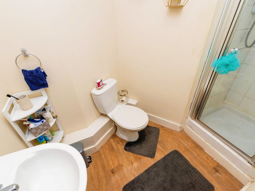 2 bed flat for sale in Little Station Street, Walsall WS2, £110,000