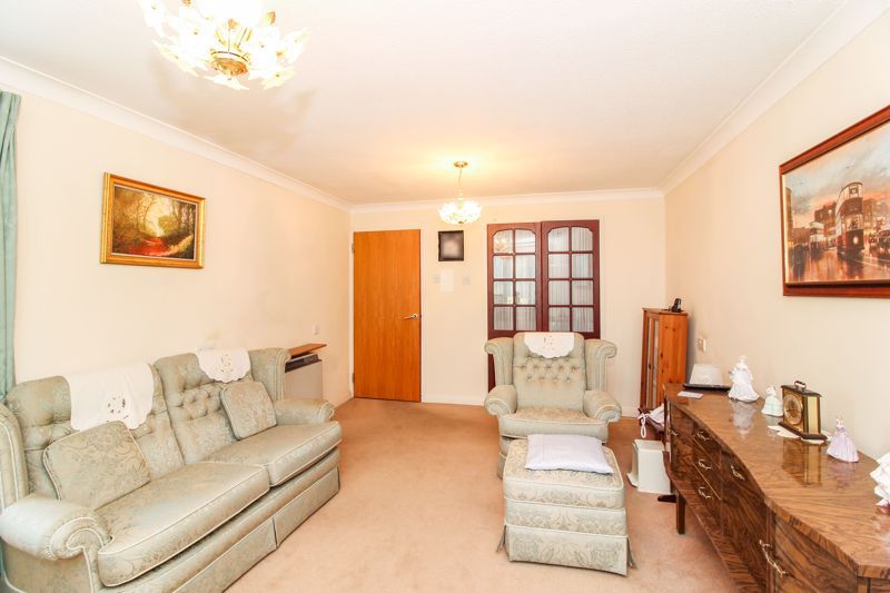 2 bed flat for sale in Cromwell Lodge, Barking IG11, £160,000