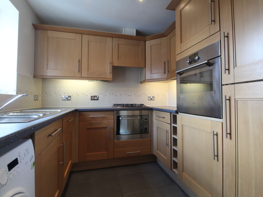 2 bed flat for sale in Henry Laver Court, Colchester CO3, £225,000