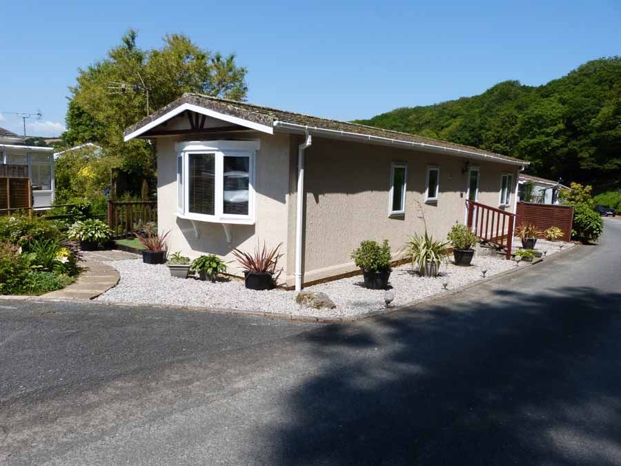 2 bed mobile/park home for sale in Cosawes Park, Truro TR3, £115,000