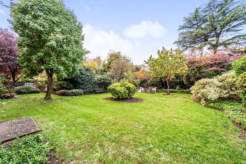 1 bed flat for sale in Balcon Court, Ealing W5, £285,000