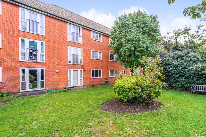 1 bed flat for sale in Balcon Court, Ealing W5, £285,000