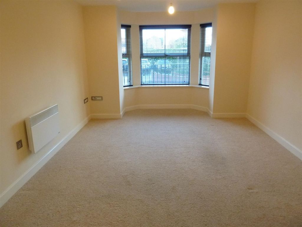 1 bed flat for sale in Bromley Court, Copthorne Road, Shrewsbury SY3, £139,950