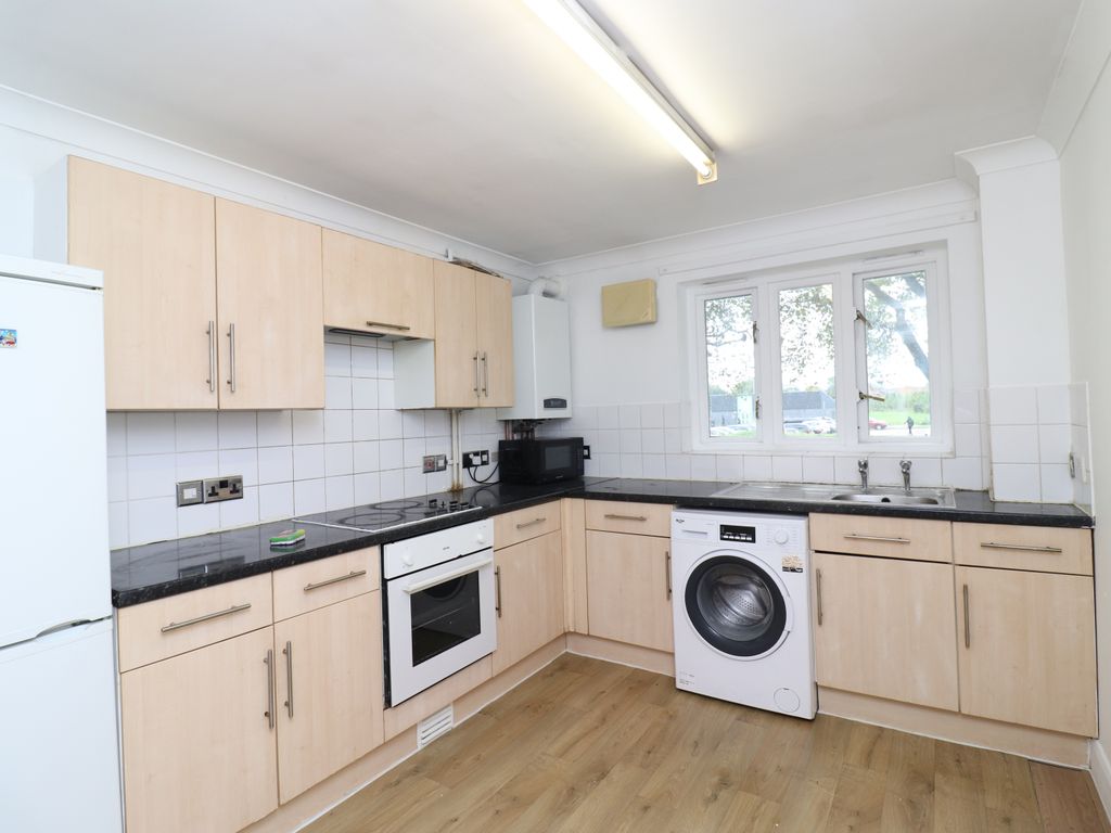 2 bed flat for sale in Lee Conservancy Road, Hackney, London E9, £190,000