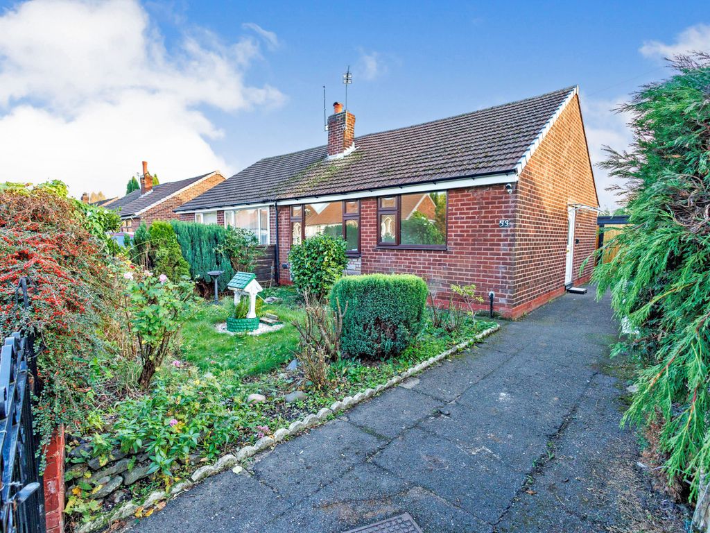 2 bed bungalow for sale in Leaford Avenue, Denton, Manchester M34, £220,000