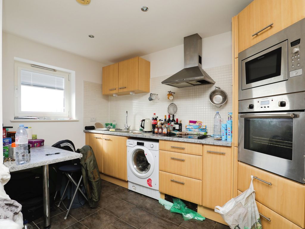 1 bed flat for sale in Ferry Court, Cardiff CF11, £120,000