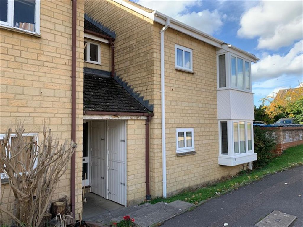 1 bed flat for sale in Eton Close, Witney OX28, £120,000