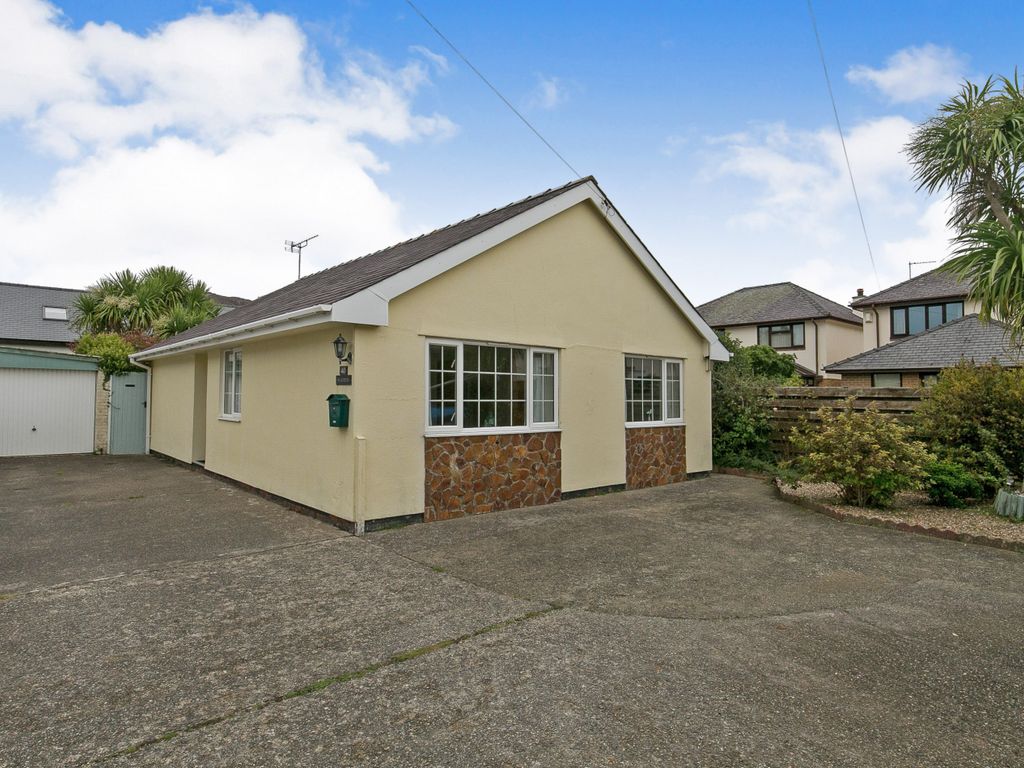 3 bed detached bungalow for sale in Cefn Y Gader, Morfa Bychan LL49, £300,000