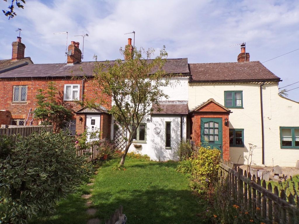 2 bed cottage for sale in Main Street, Twyford, Buckingham MK18, £295,000