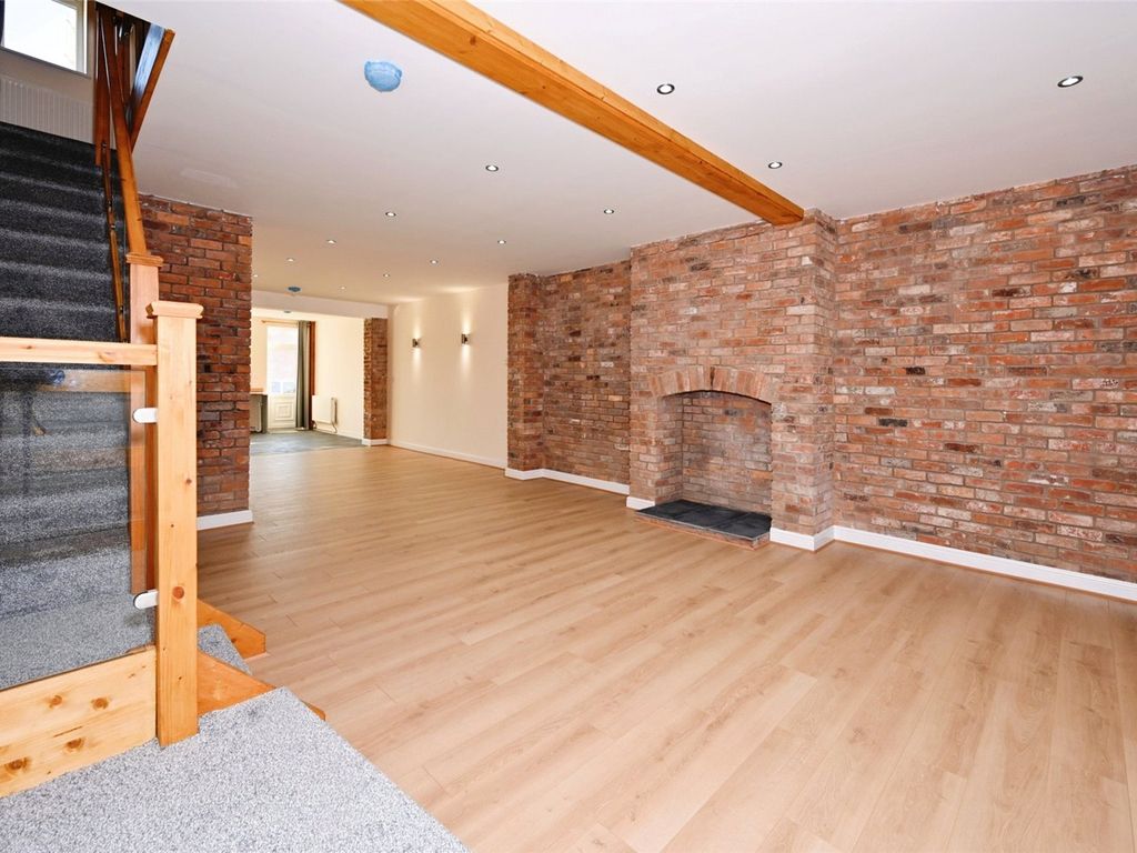 4 bed terraced house for sale in Redlam, Blackburn BB2, £155,000