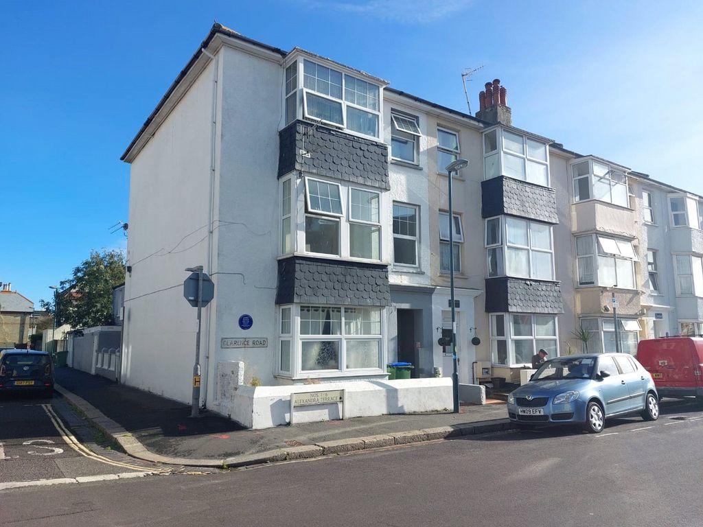 1 bed flat for sale in Belmont Street, Bognor Regis PO21, £130,000