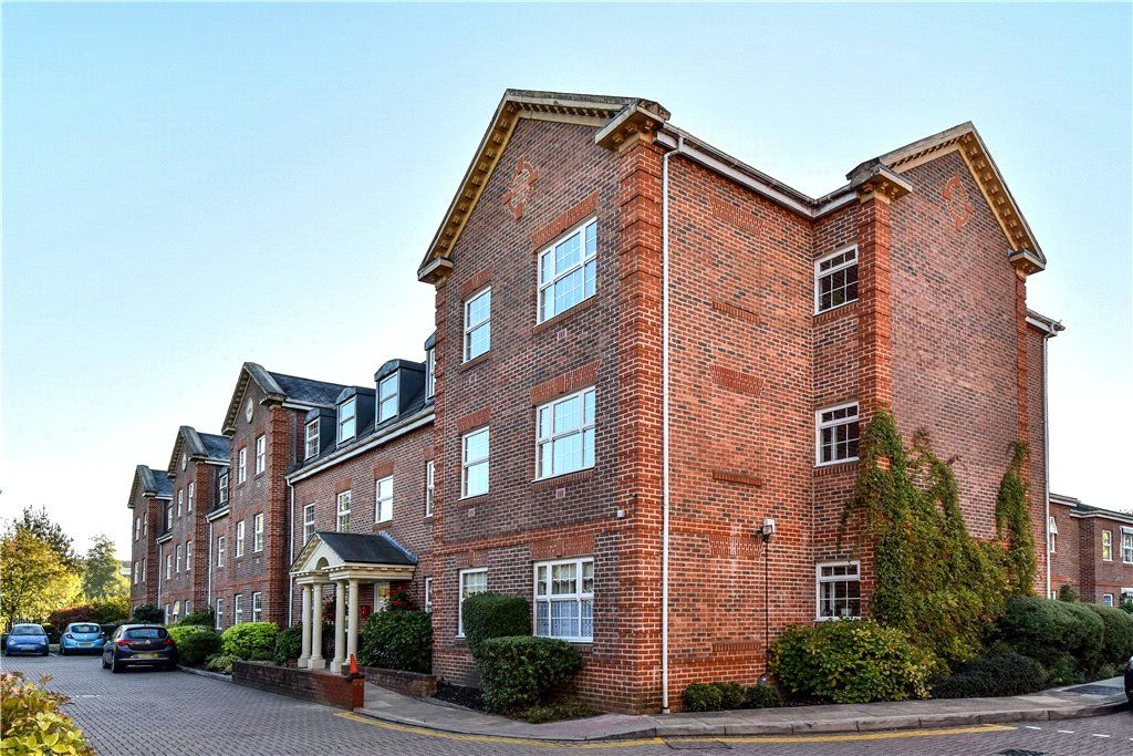 1 bed flat for sale in London Road, Camberley, Surrey GU15, £80,000