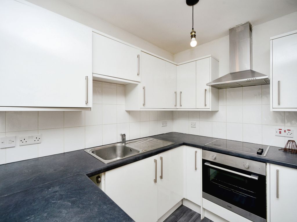 1 bed flat for sale in Lustrells Vale, Saltdean, Brighton BN2, £200,000