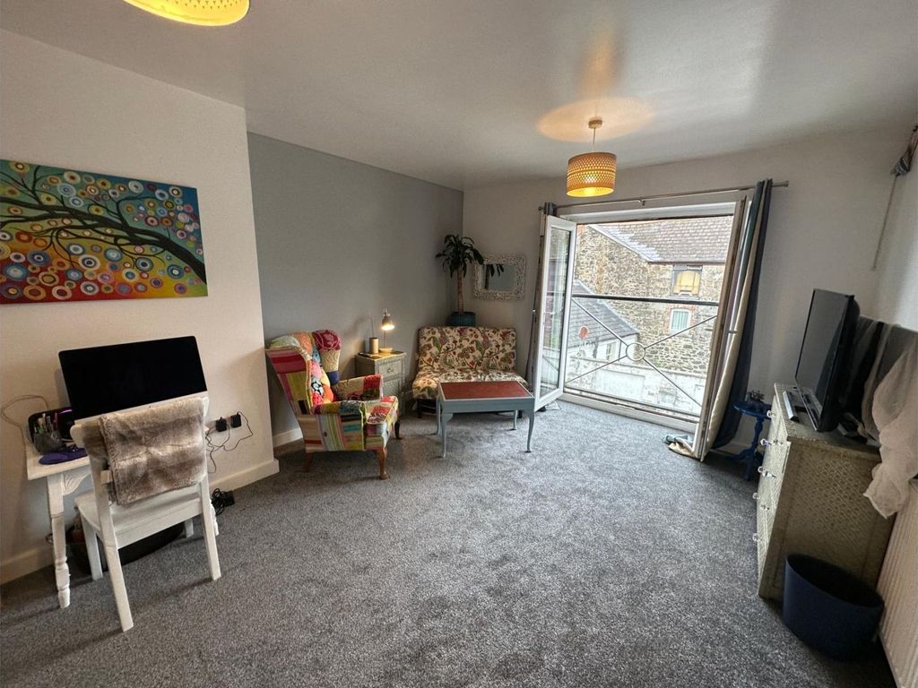 1 bed flat for sale in 51 Wendron Street, Helston TR13, £115,000