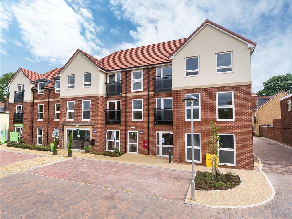1 bed flat for sale in Alder House, Leighswood Road, Aldridge, Walsall WS9, £155,000