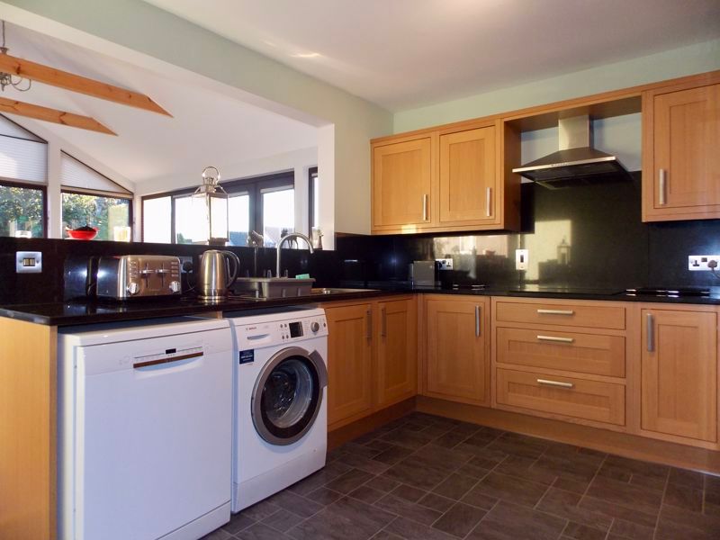 5 bed detached house for sale in Stewart Crescent, Alford AB33, £275,000