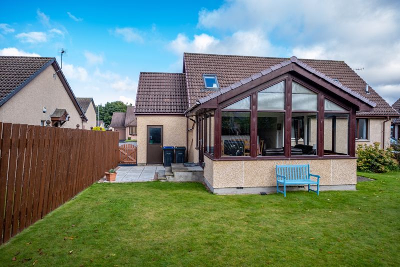 5 bed detached house for sale in Stewart Crescent, Alford AB33, £275,000