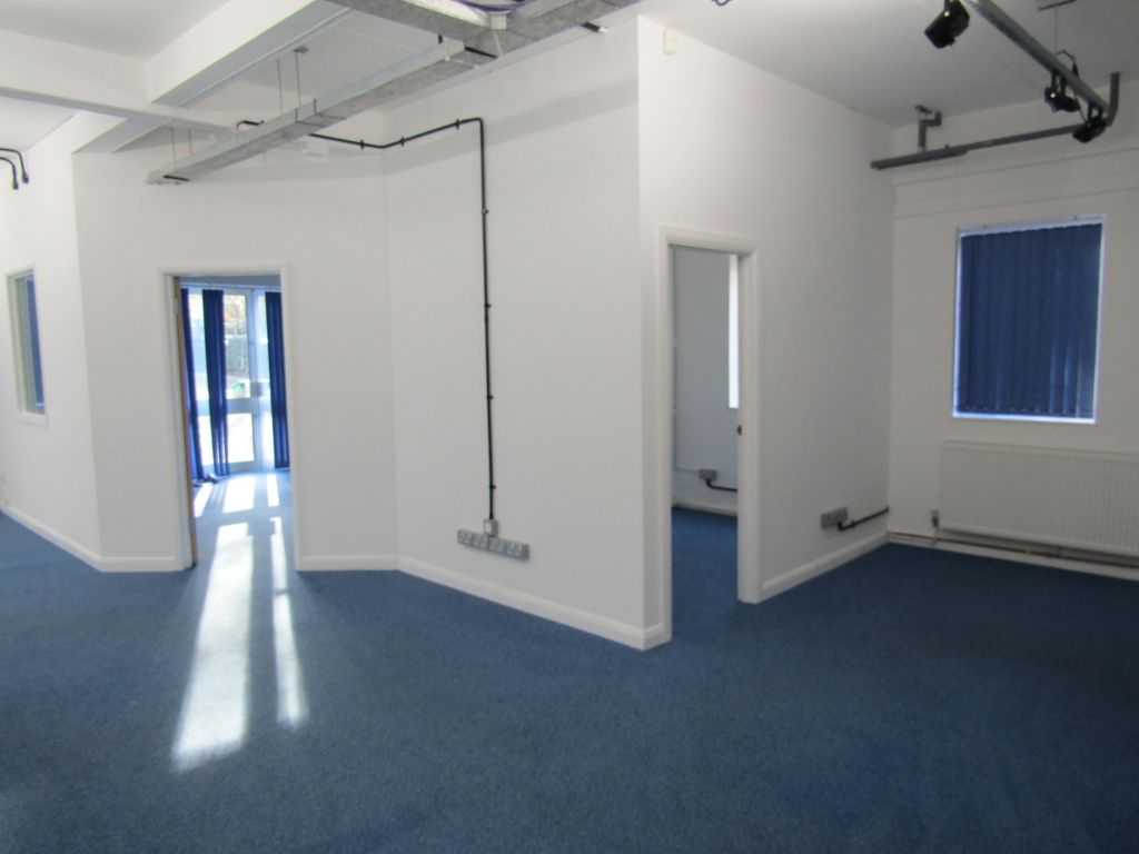 Office for sale in 34 Wellington Business Park, Dukes Ride, Crowthorne RG45, £550,000