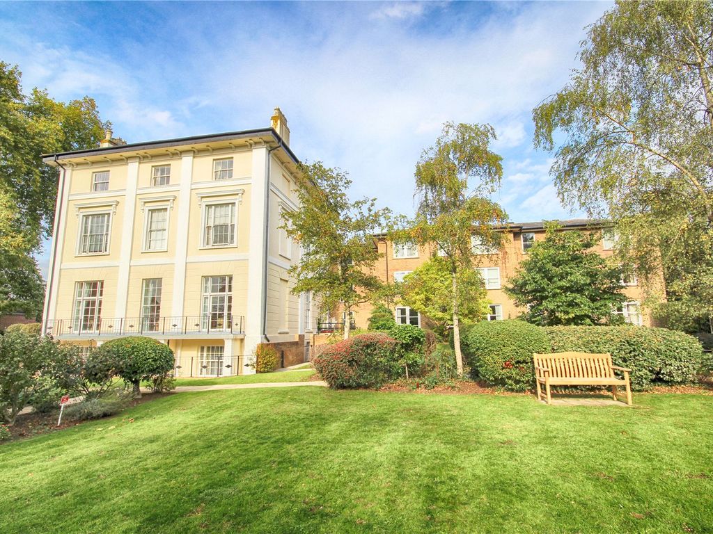 1 bed flat for sale in Pittville Circus Road, Cheltenham, Gloucestershire GL52, £70,000
